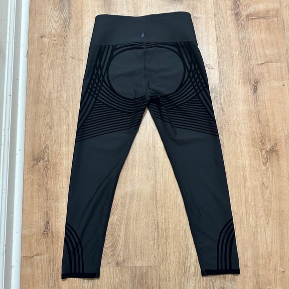 Fanka | Women's Black Seamless Body Sculpt Reversible Athletic Leggings, Size M - Picture 5 of 10